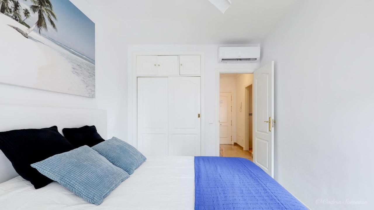 Cozy Apartment Overlooking Estepona'S Marina! Exterior photo
