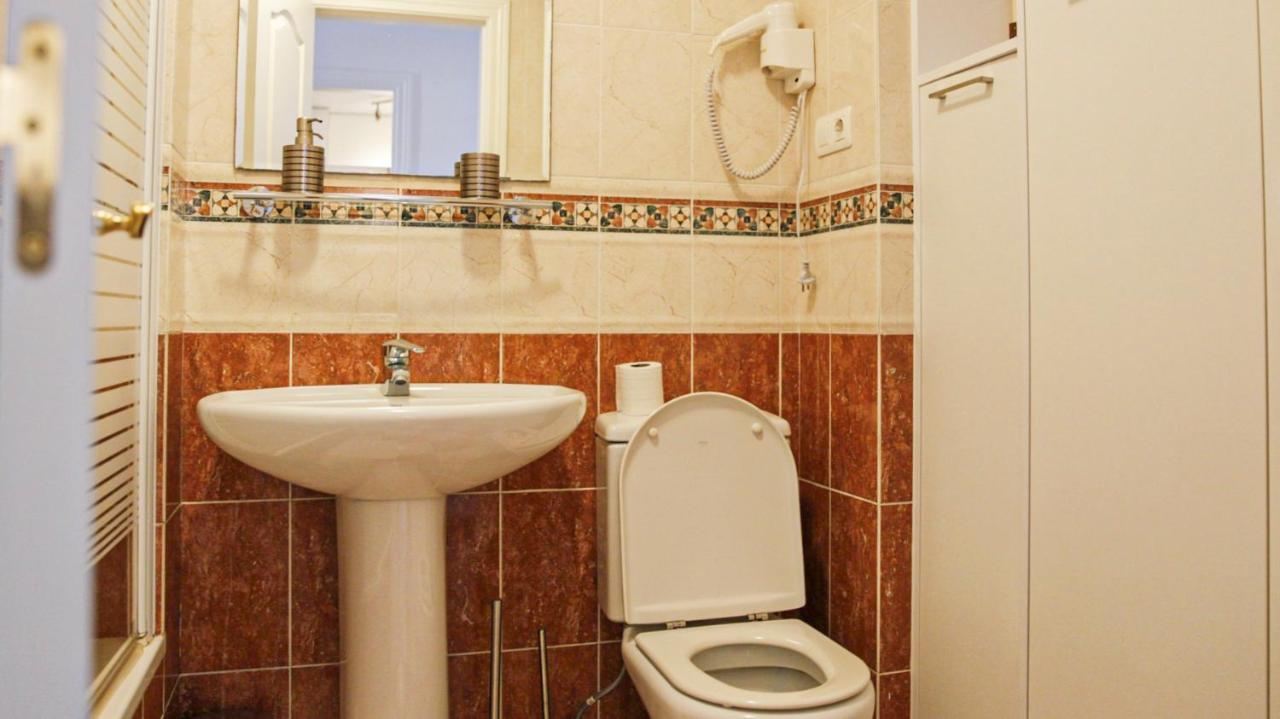 Cozy Apartment Overlooking Estepona'S Marina! Exterior photo