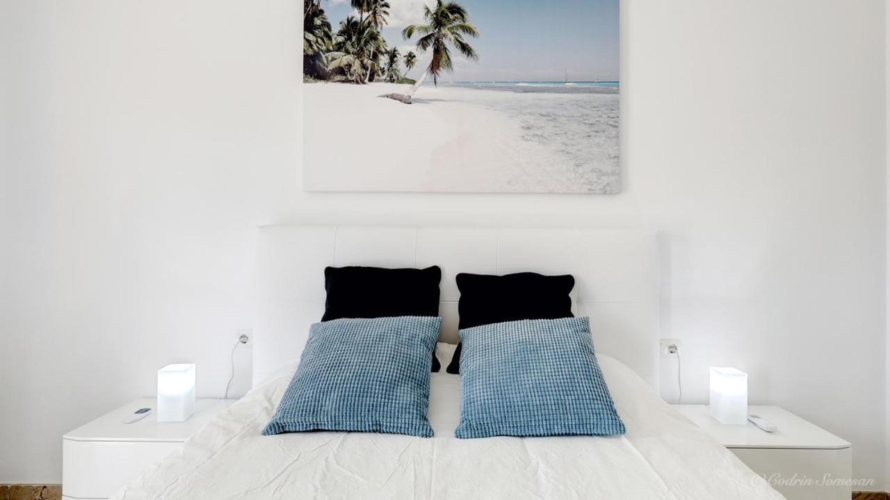 Cozy Apartment Overlooking Estepona'S Marina! Exterior photo