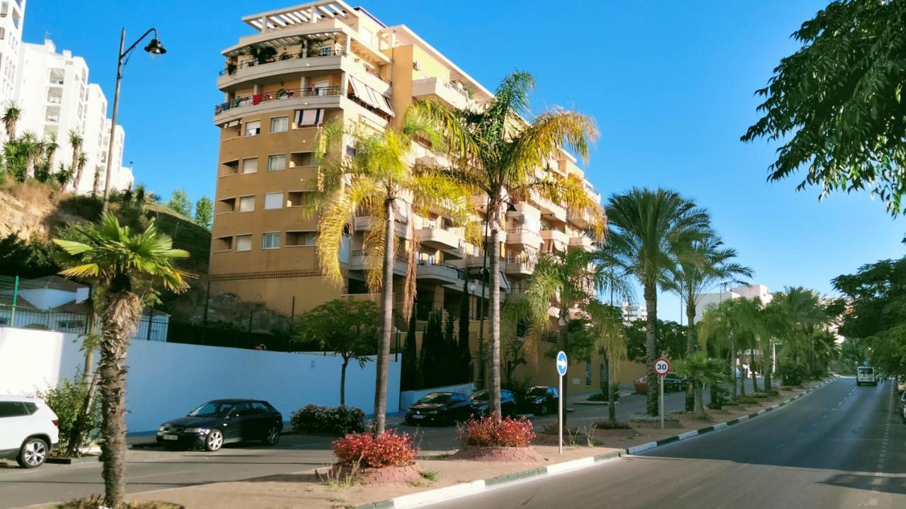 Cozy Apartment Overlooking Estepona'S Marina! Exterior photo